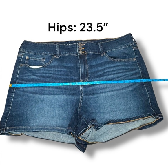 Torrid 3.5‎ Inch Jegging Super Soft Denim High-Rise Short Sz 24 EUC - Picture 8 of 11
